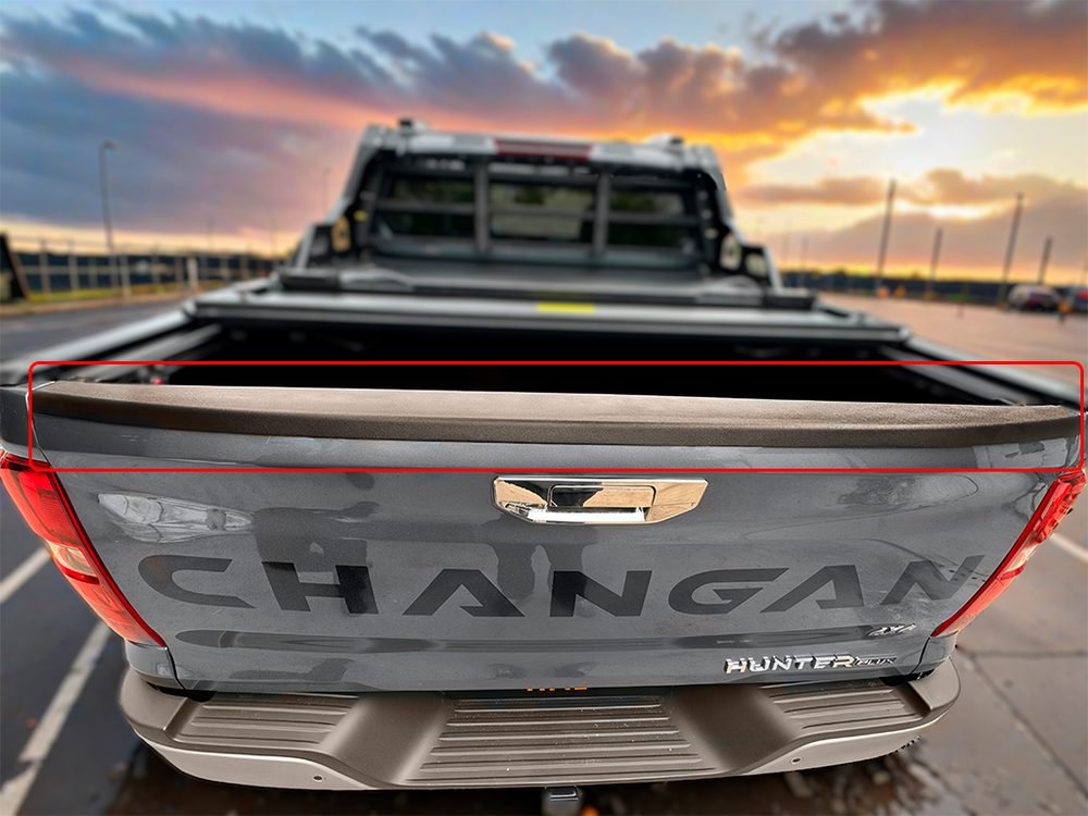 Пластиковая накладка на откидной борт Changan Hunter Plus (1 шт. со скотчем)