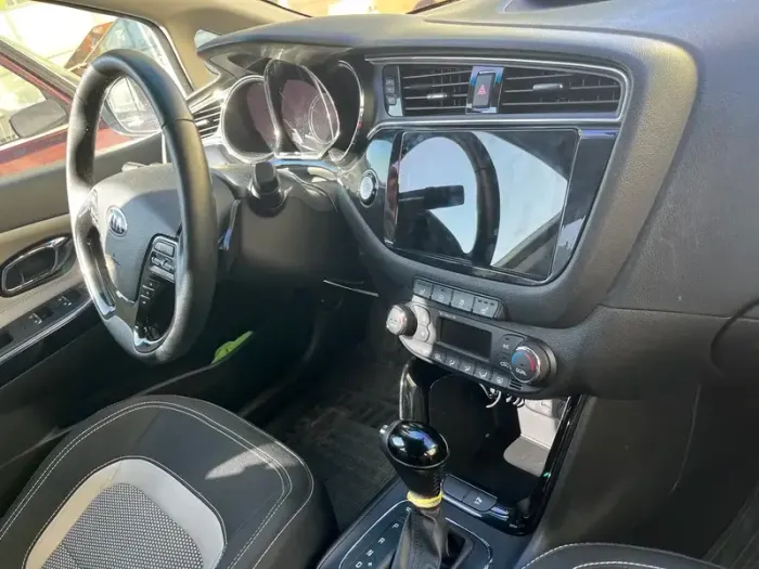 Магнитола для KIA Ceed 2 (JD) 2012-2018 (рамка глянцевая) - Teyes CC2 PLUS монитор 9" QLED, Android 10, Быстрая, SIM-слот