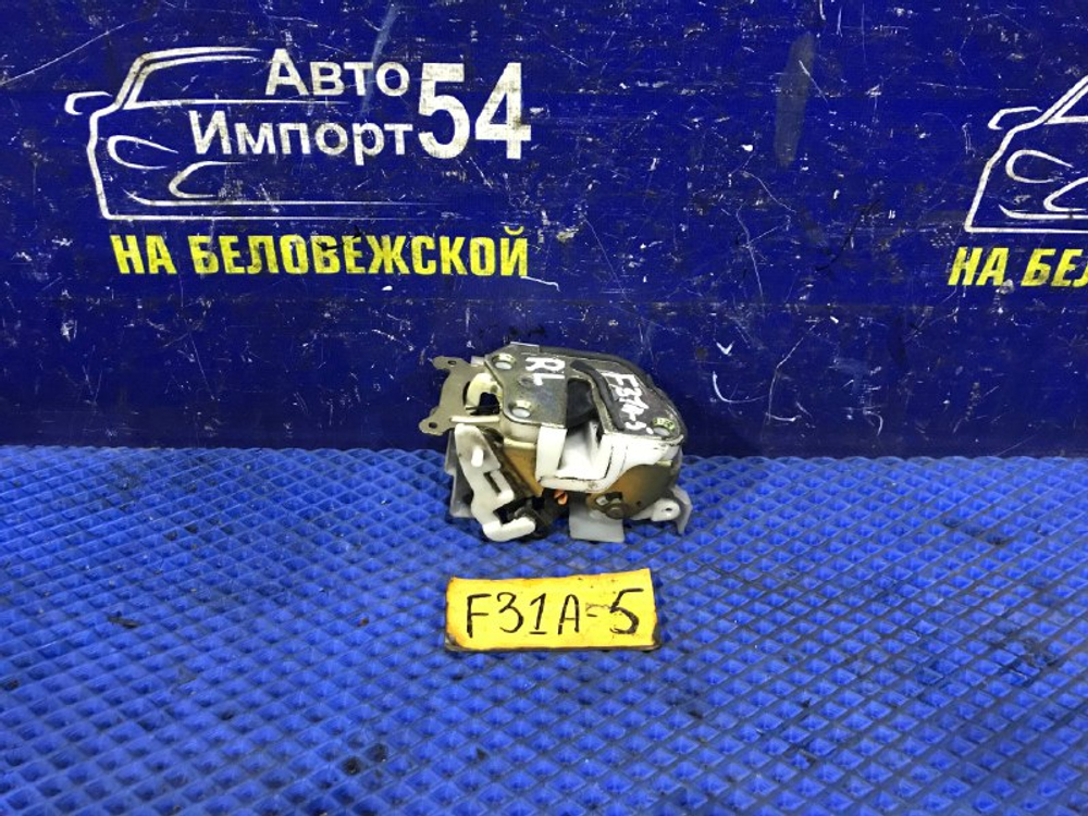 Замок двери задней левой MITSUBISHI DIAMANTE 2000