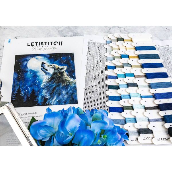 Набор для вышивания нитками LetiStitch L9923, Полуночный снегопад 24х24см