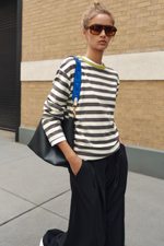 ФУТБОЛКА В ПОЛОСКУ С ВОРОТНИКОМ — ZARA