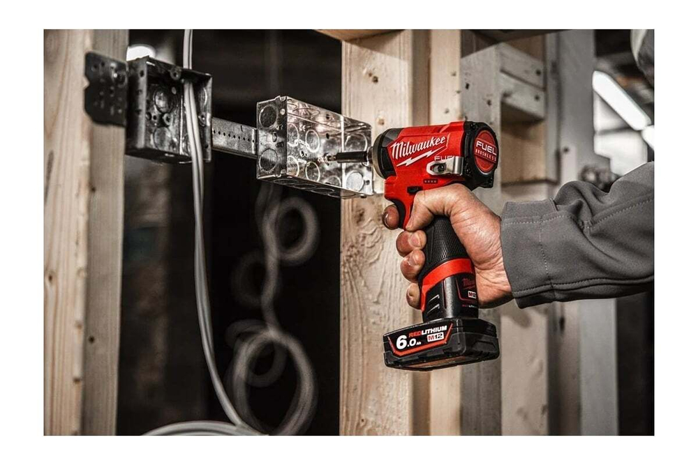 Аккумуляторный винтоверт Milwaukee M12 FID2-202 4933479877