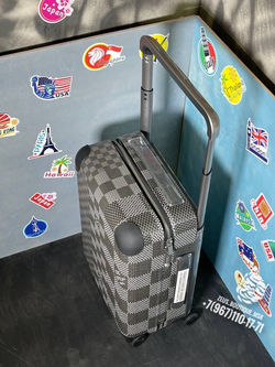 Дорожный чемодан Louis Vuitton Horizon 50