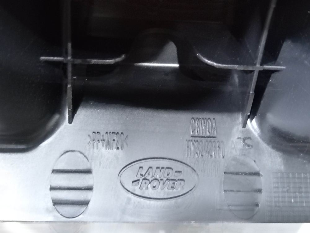 Накладка крышки багажника Land Rover Discovery 5 (L462) 17-нв Б/У Оригинал LR083221