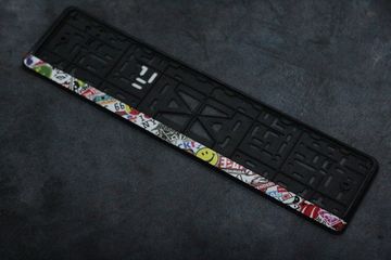 Пластиковая рамка номера с защелкой "Sticker Bombing" (Черная)