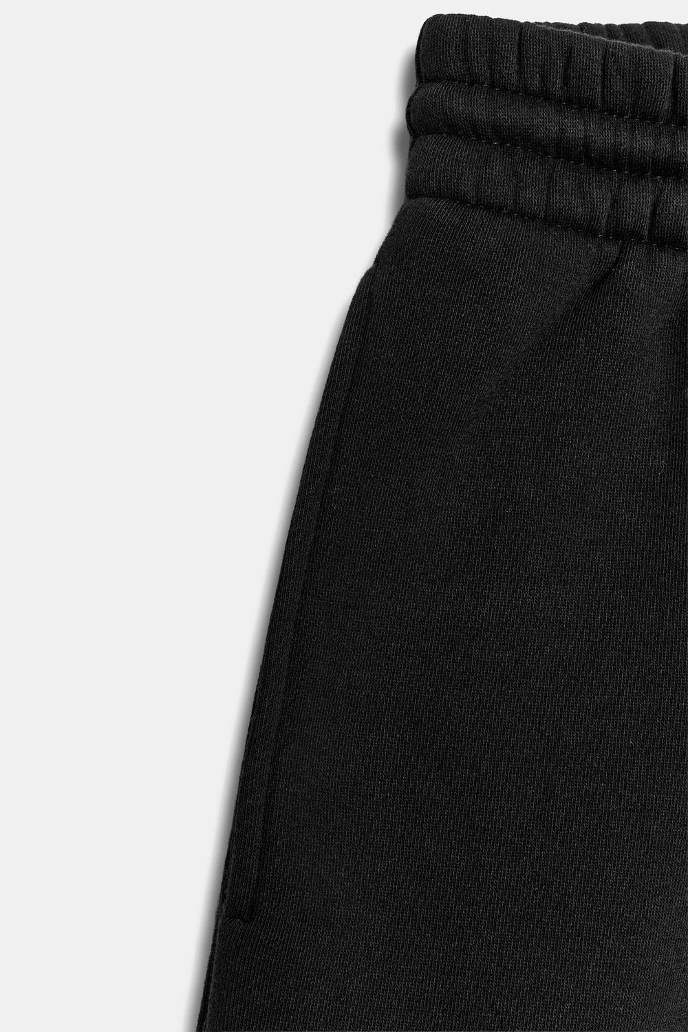 ZARA ДЛИННЫЕ ШОРТЫ ИЗ МЯГКОЙ ТКАНИ, ЧЕРНЫЙ