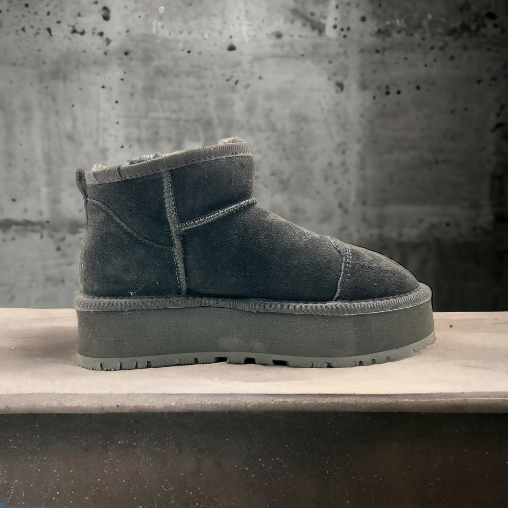 UGG Miss Melona • Black