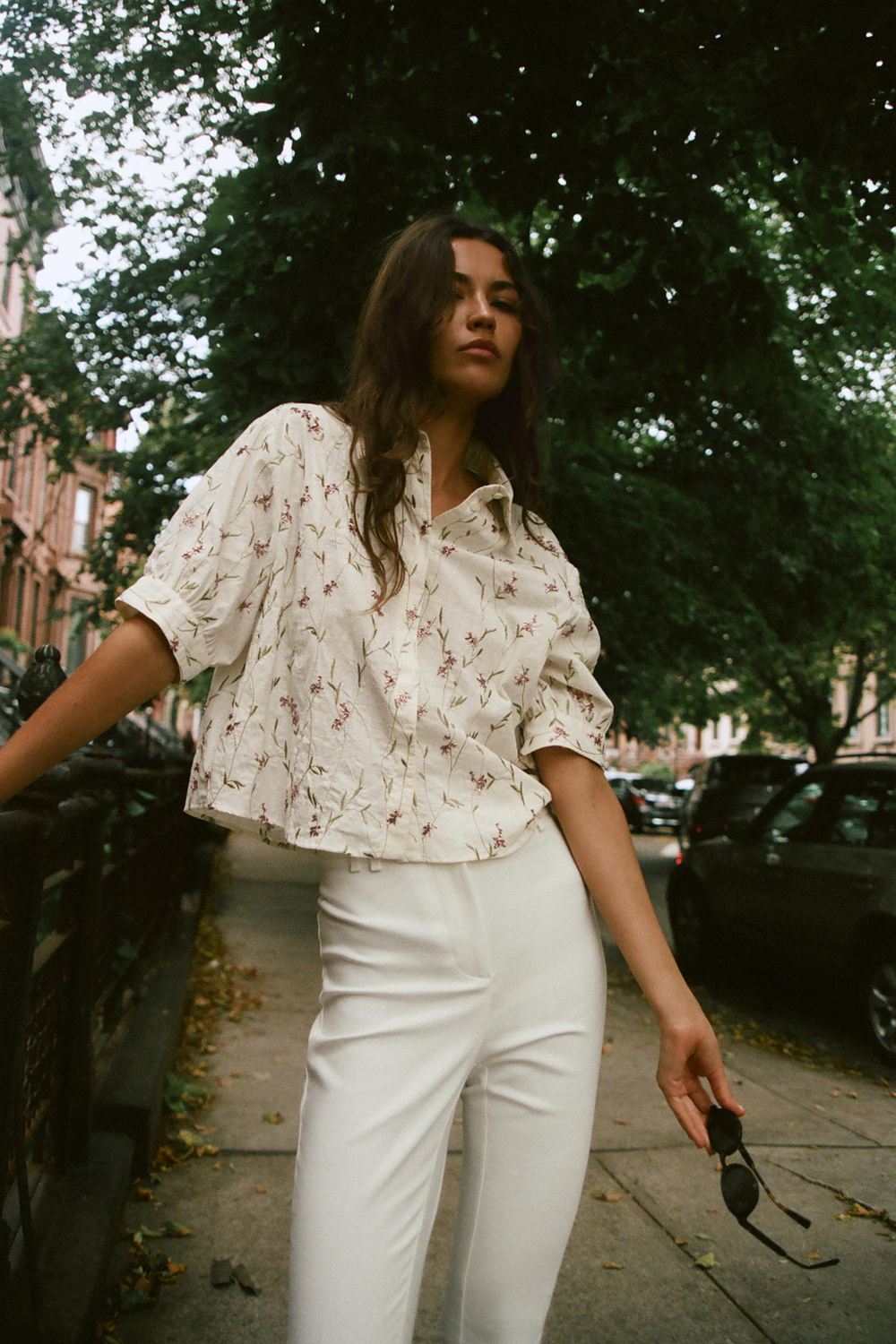 ZARA РУБАШКА С ВЫШИВКОЙ И БИСЕРОМ, ЭКРЮ/ЗЕЛЕНЫЙ