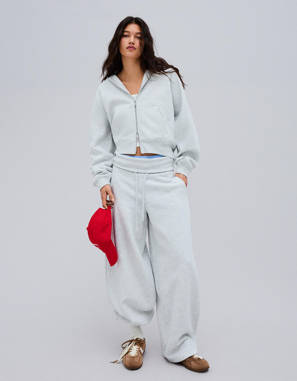 Женские брюки barrel из мягкой ткани с отворотом на поясе - BERSHKA