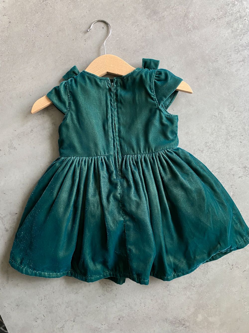 Новое бархатное платье Carters, 68