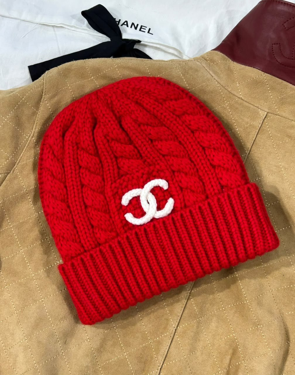 Шапка CHANEL