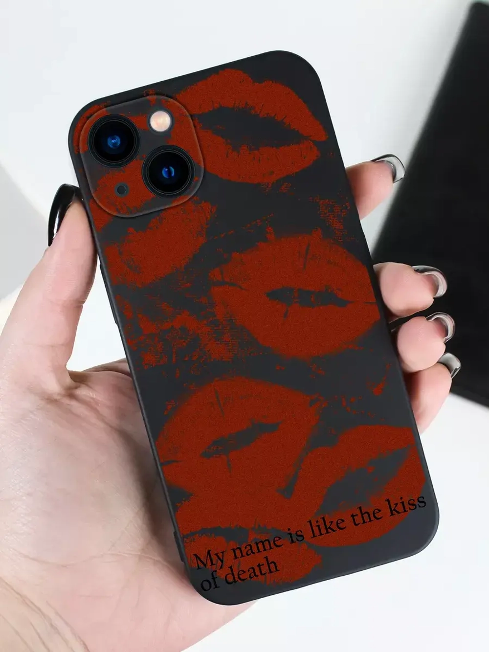Чехол на iPhone 13 с принтом
