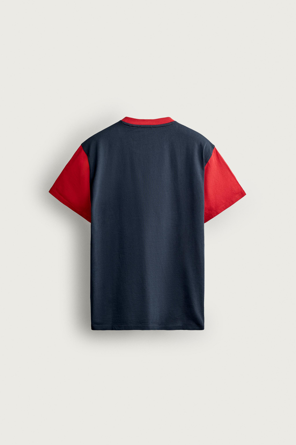 ФУТБОЛКА КЛАССИЧЕСКОГО КРОЯ В СТИЛЕ КОЛОР-БЛОК — ZARA