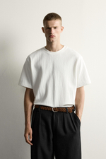 ФУТБОЛКА RELAXED FIT ИЗ РЕЛЬЕФНОЙ ТКАНИ — ZARA · 3992/430