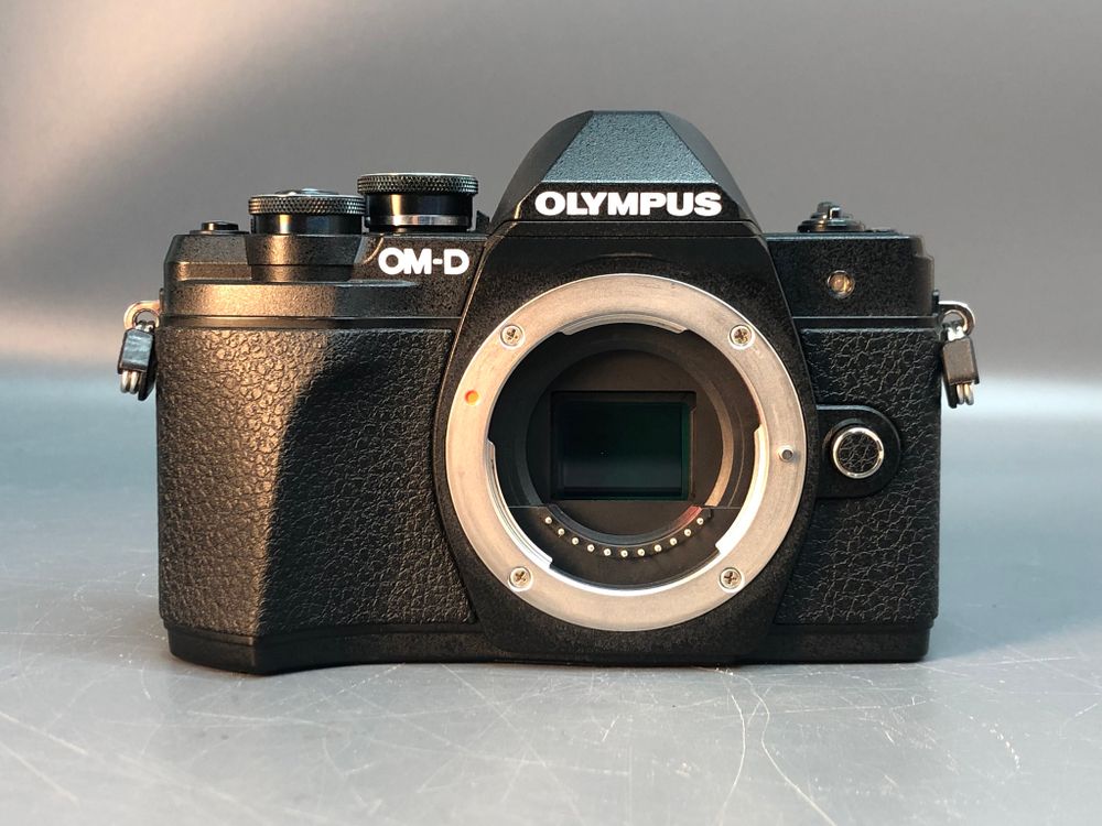 Olympus E-M10 III Kit 14-42mm 15.000 кадров