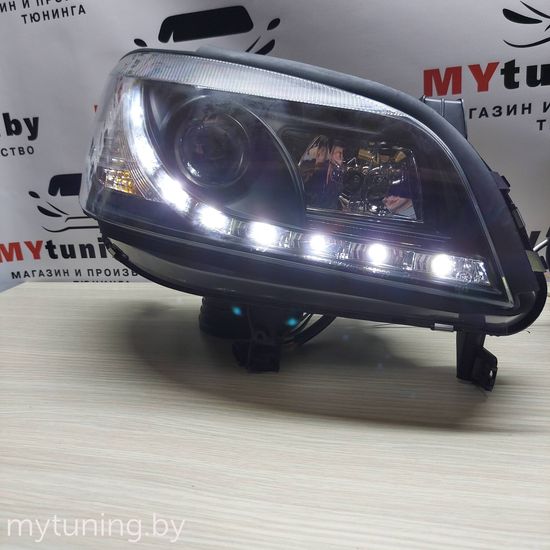 Передние фары daylight black для Opel Zafira A