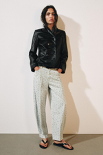 ДЖИНСЫ TAPERED С ВЫСОКОЙ ПОСАДКОЙ И ЦВЕТОЧНЫМ ПРИНТОМ — ZW COLLECTION — ZARA