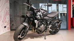 Triumph Trident 660