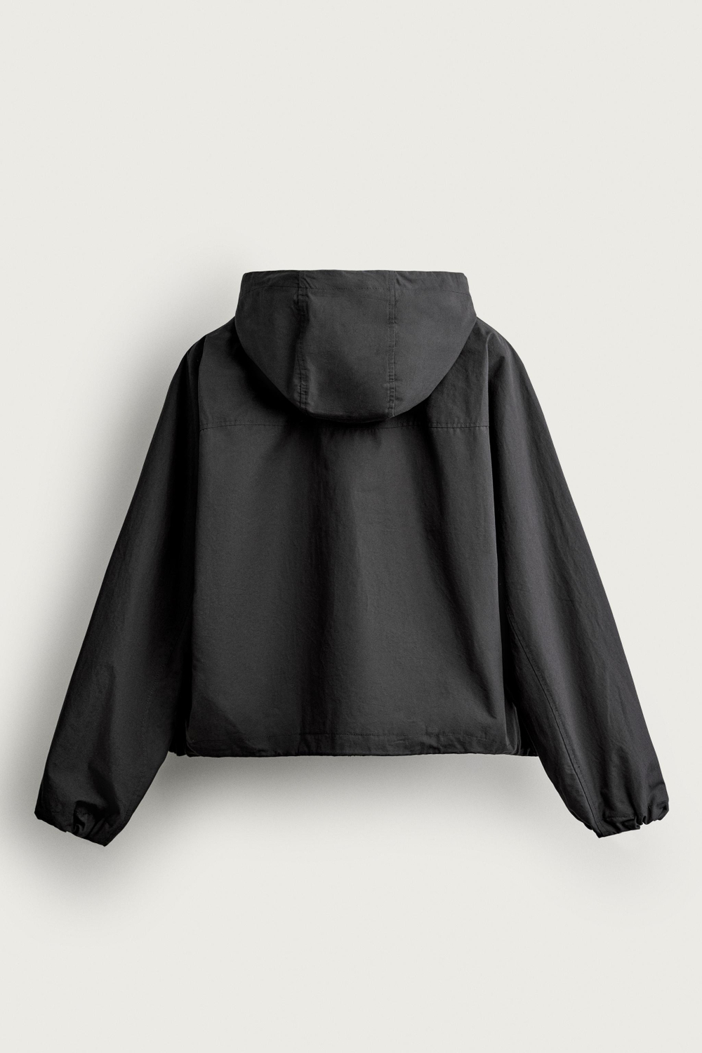 УКОРОЧЕННАЯ КУРТКА ИЗ ВЫСОКОТЕХНОЛОГИЧНОЙ ТКАНИ С КАПЮШОНОМ — ZARA