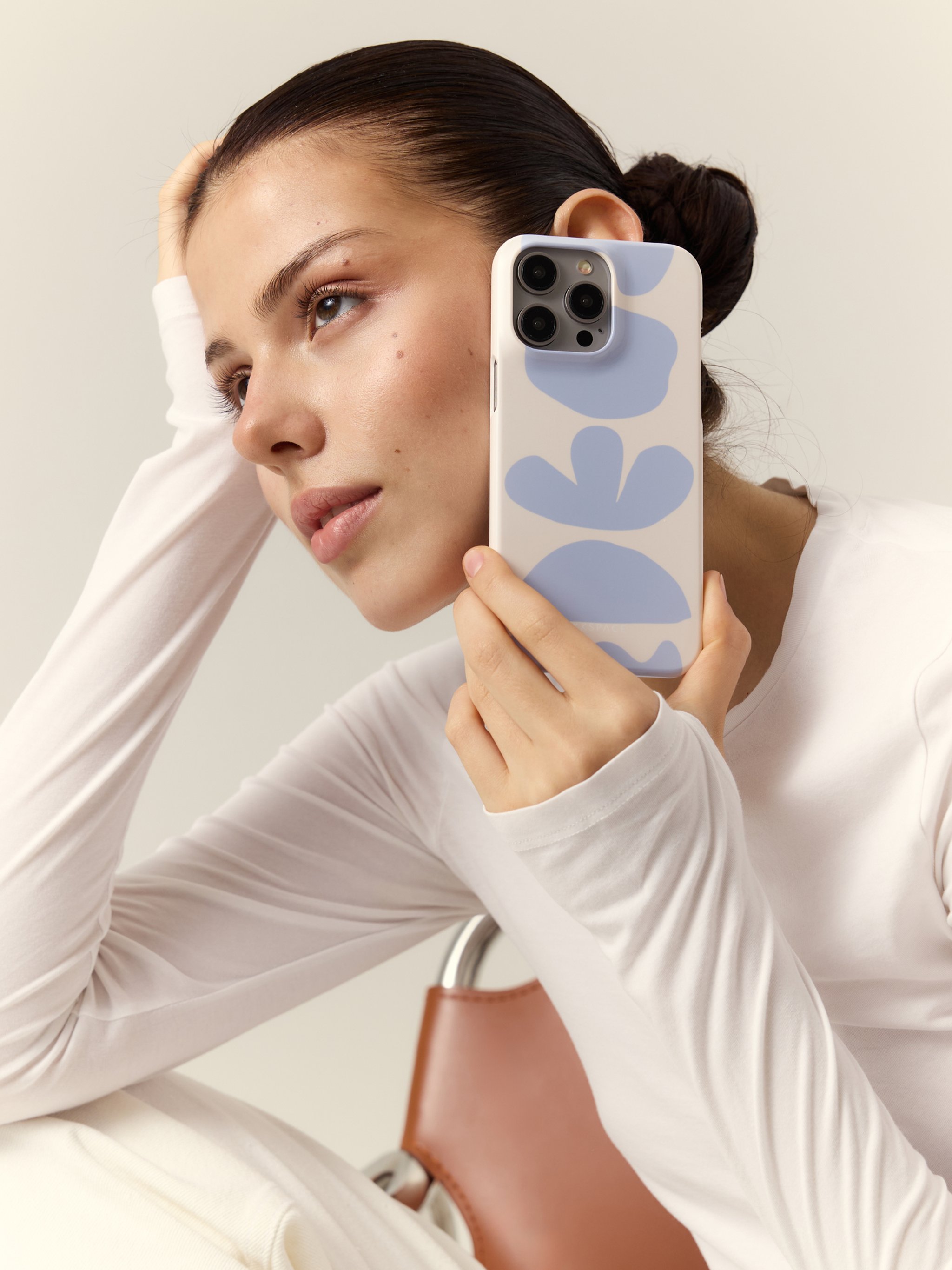 Чехол BALANCE (бежевый) для iPhone