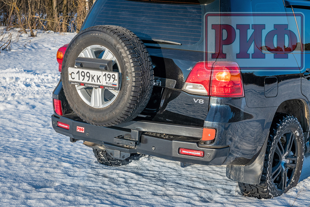 Бампер силовой задний Toyota Land Cruiser 200 2007-2012 с квадратом под фаркоп, калиткой, фонарями, подсветкой номера, стандарт РИФ