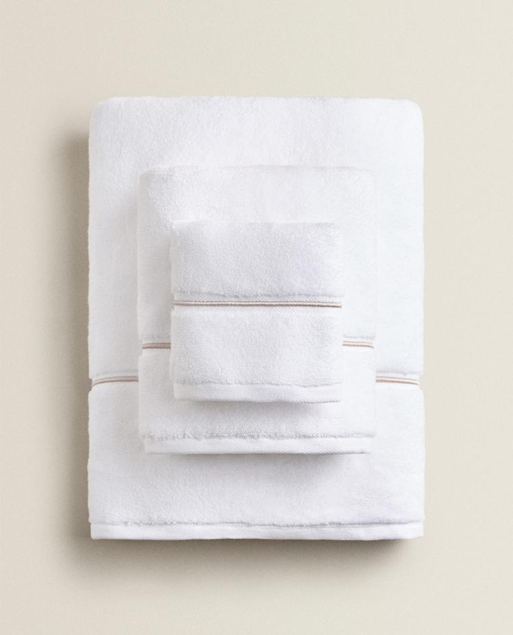 ZARA HOME ПОЛОТЕНЦЕ ДЛЯ ВАННОЙ С ВЫШИВКОЙ, БЕЖЕВЫЙ