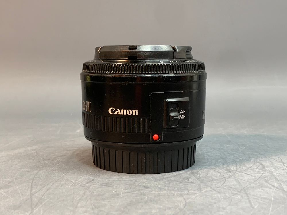 Canon EF 50mm 1.8 II, внутри пыль