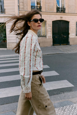 ZARA БЛУЗА С ПРИНТОМ И ГИПЮРОМ, СИНИЙ/БЕЛЫЙ