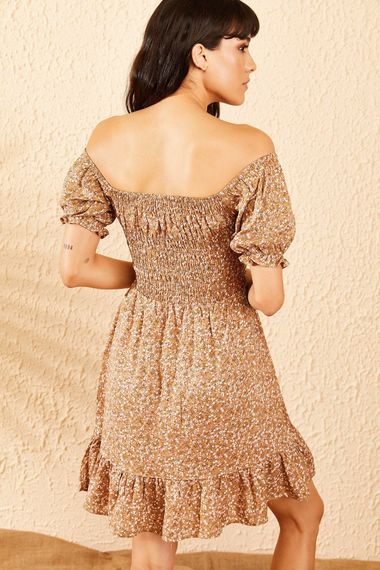 Qadın üçün sinə dekolteli, kiçik güllü karamel rəng don 10091046
