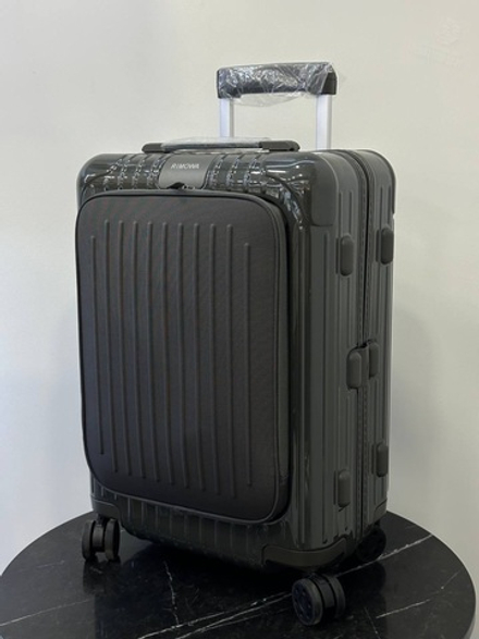 Чемодан Rimowa Essential Sleeve Cabin