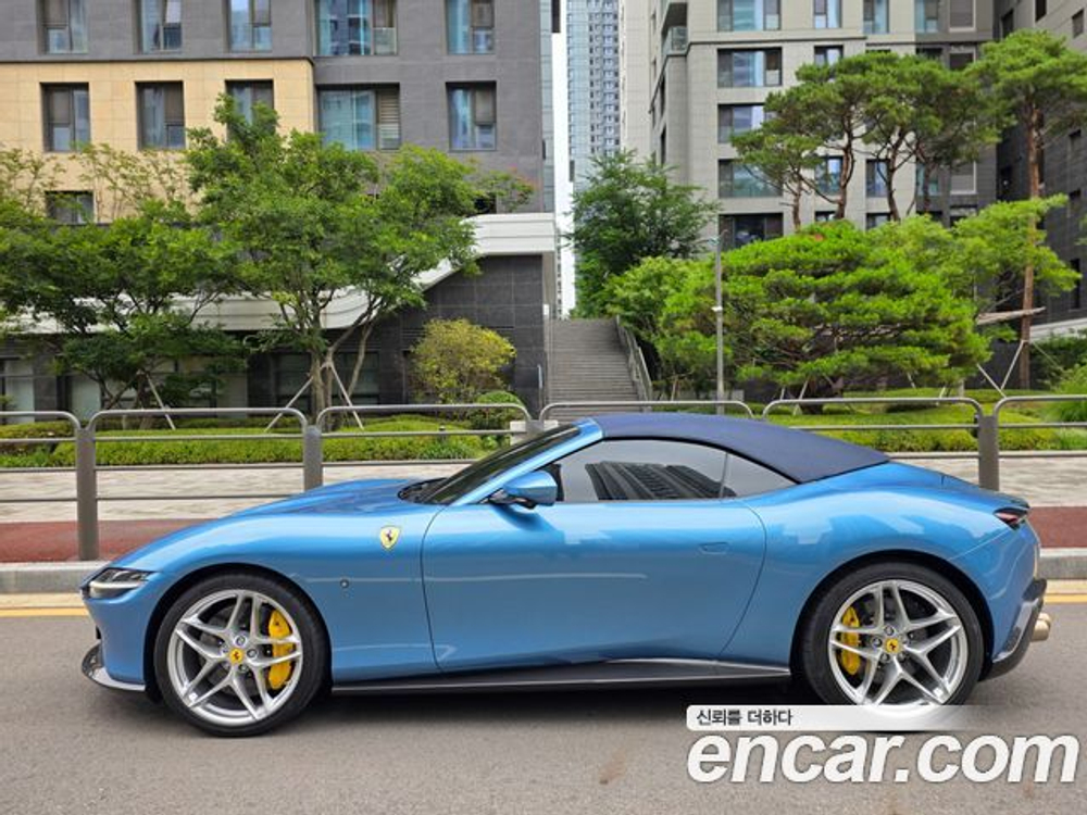 Ferrari Roma 3.9 Spider — 2025