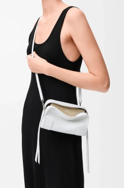 Loewe Мини-сумка Amazona 180 из мягкой телячьей кожи, белый