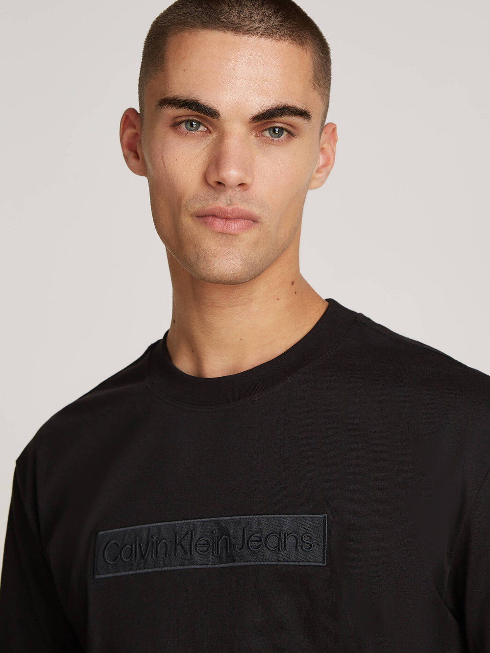 Футболка CALVIN KLEIN JEANS - черный(J30J326205)