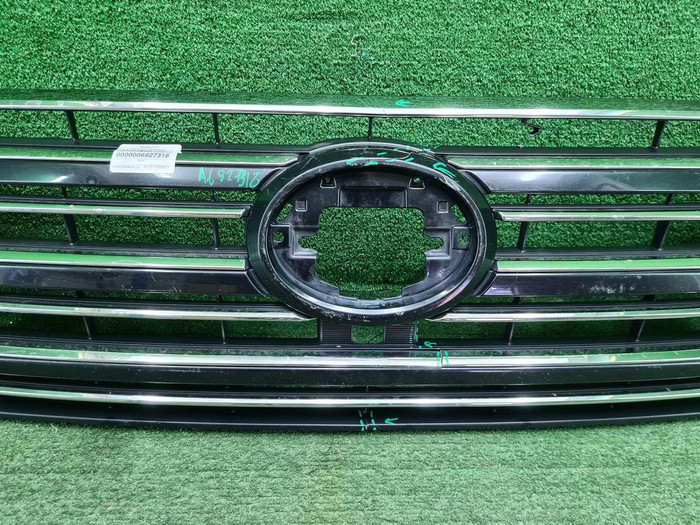 Решетка радиатора Toyota Land Cruiser 200 (15-21)