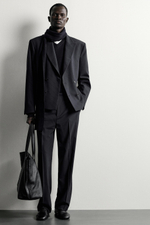 КОСТЮМНЫЕ БРЮКИ В ТОНКУЮ ПОЛОСКУ — ZARA