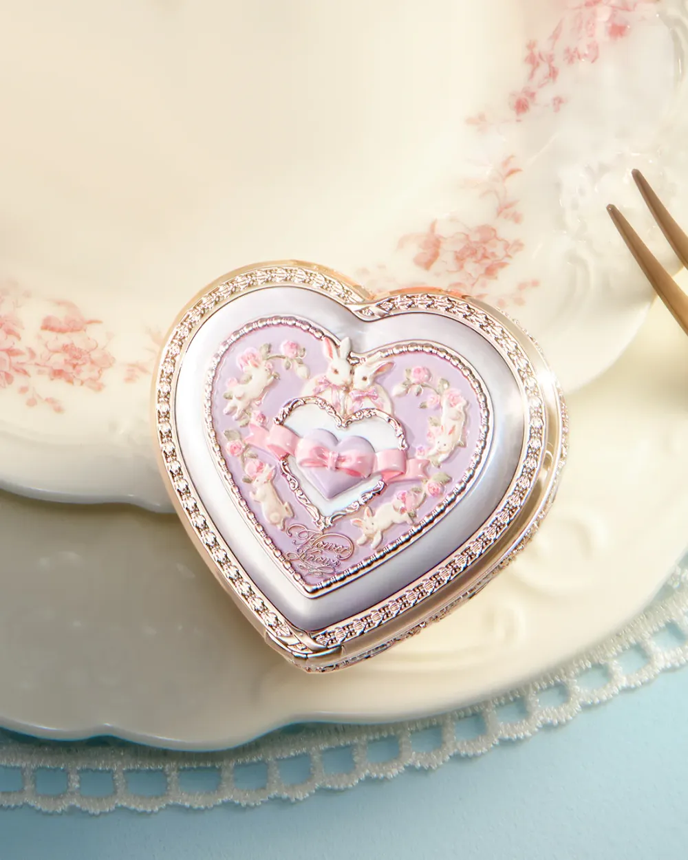 Румяна для лица Flower Knows Bunny Garden Embossed Blush – 04 Iris Garden