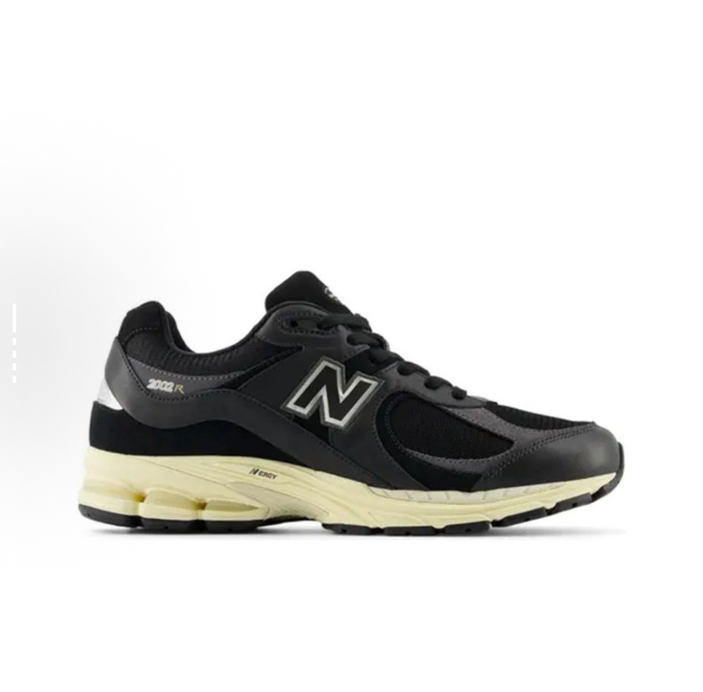 New Balance NB 2002R