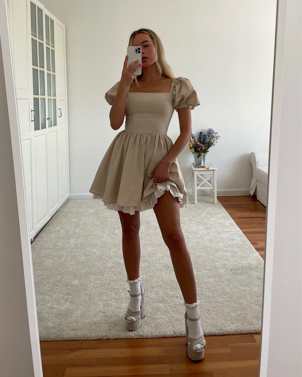 Платье Jaqueline в бежевом цвете
