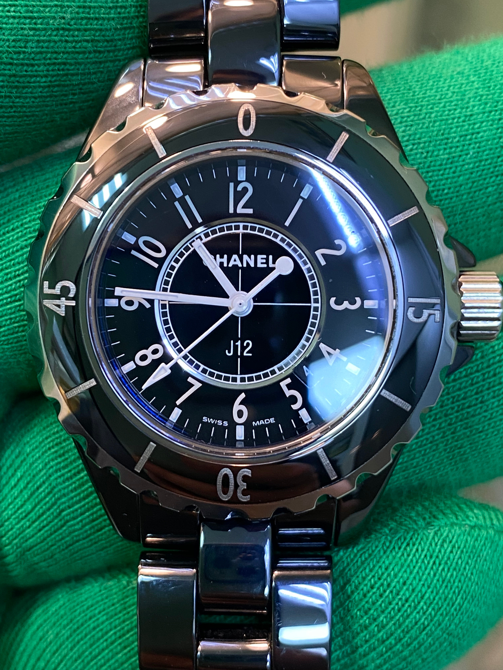 Часы Chanel J12