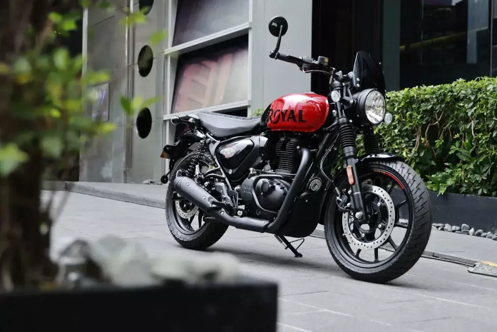 Royal Enfield Hunter 350 Rebel Red