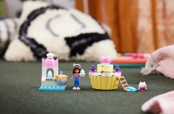 LEGO 10785 Cakey’s Creaties