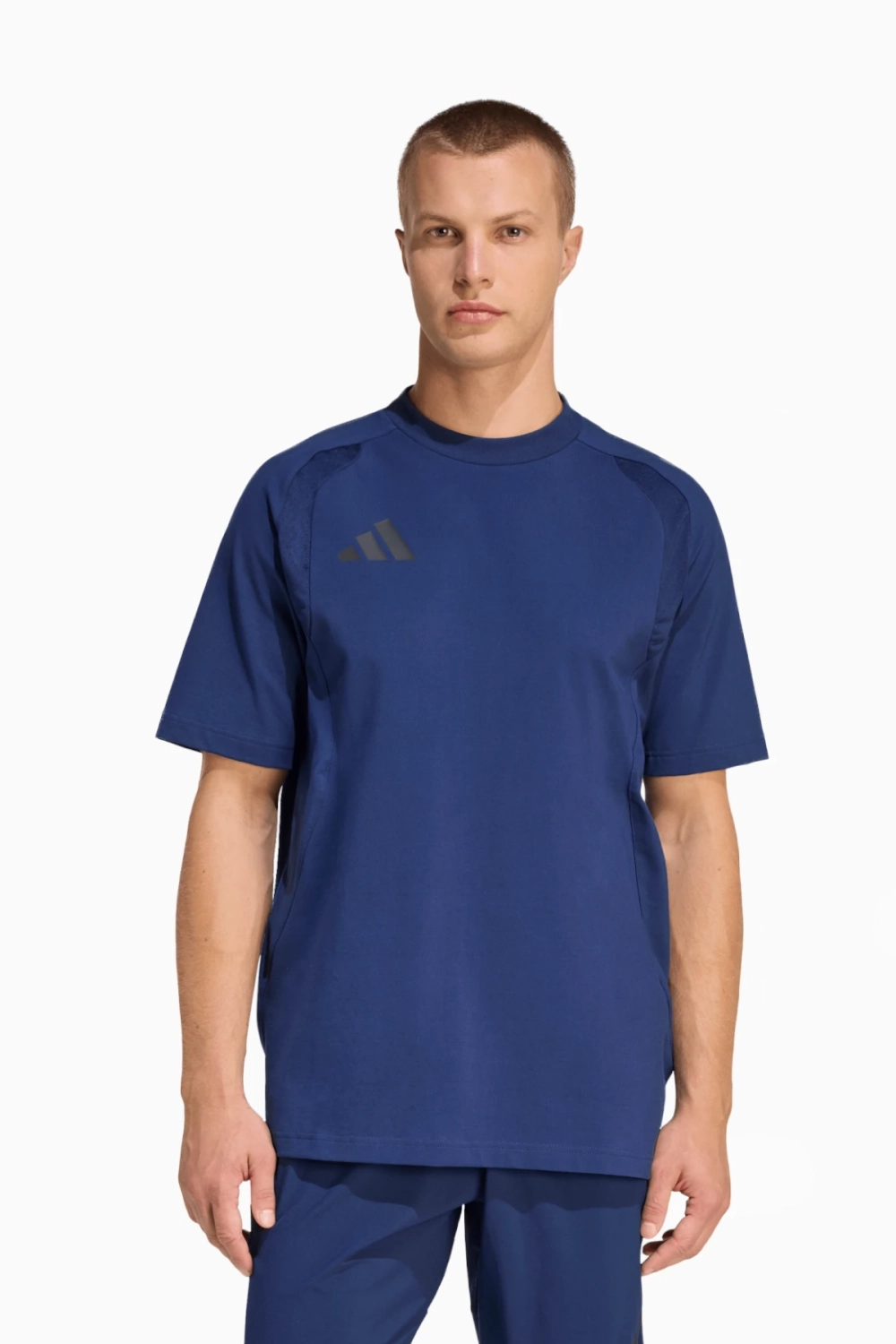 Футболка adidas Tiro Travel Tee - темно-синий