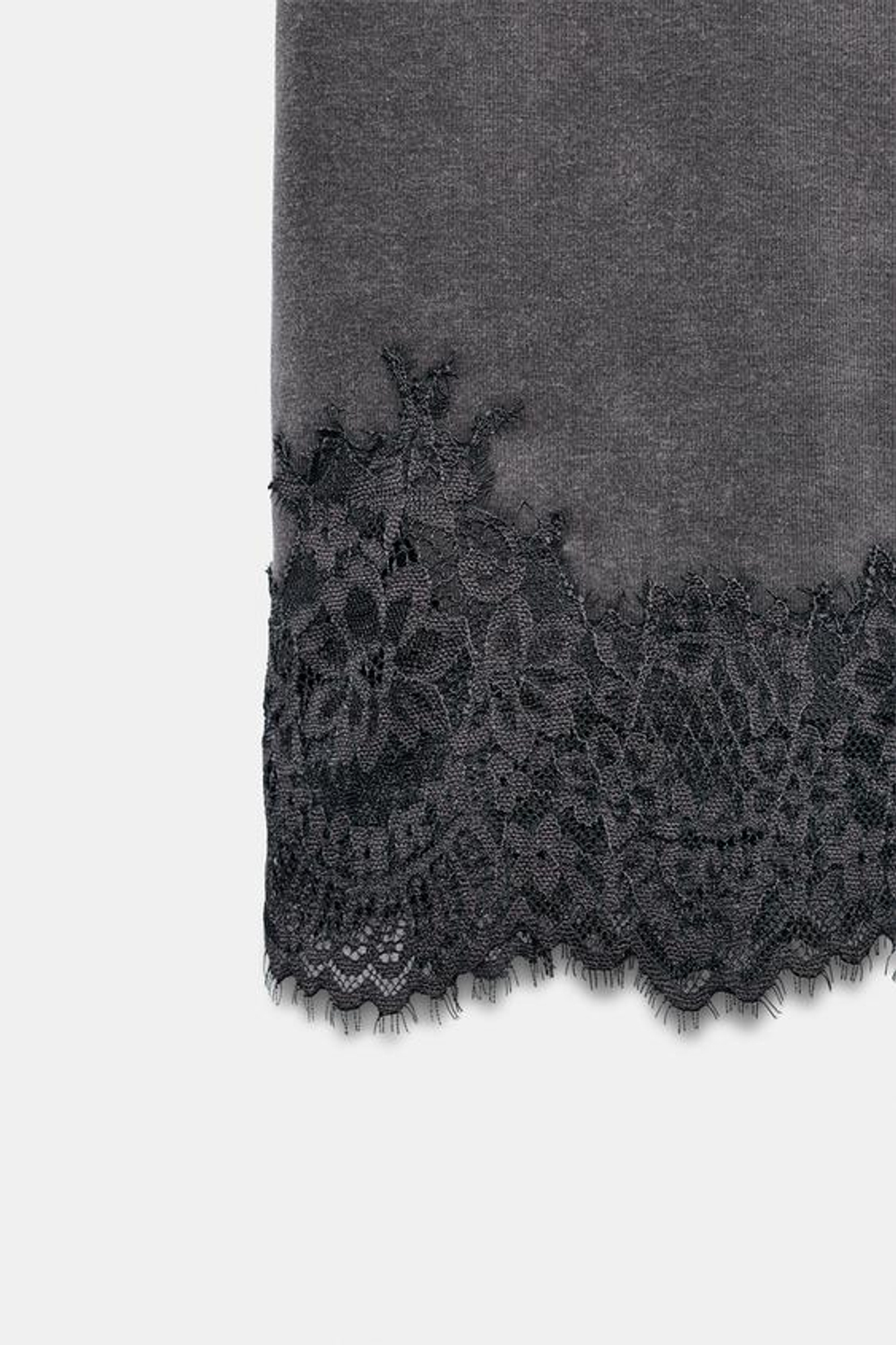 ZARA УКОРОЧЕННАЯ ФУТБОЛКА С КРУЖЕВОМ, СЕРЫЙ
