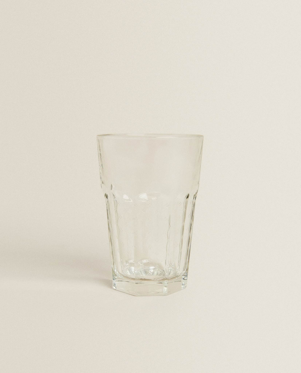 ZARA HOME СТЕКЛЯННЫЙ СТАКАН С РЕЛЬЕФНЫМ ДИЗАЙНОМ