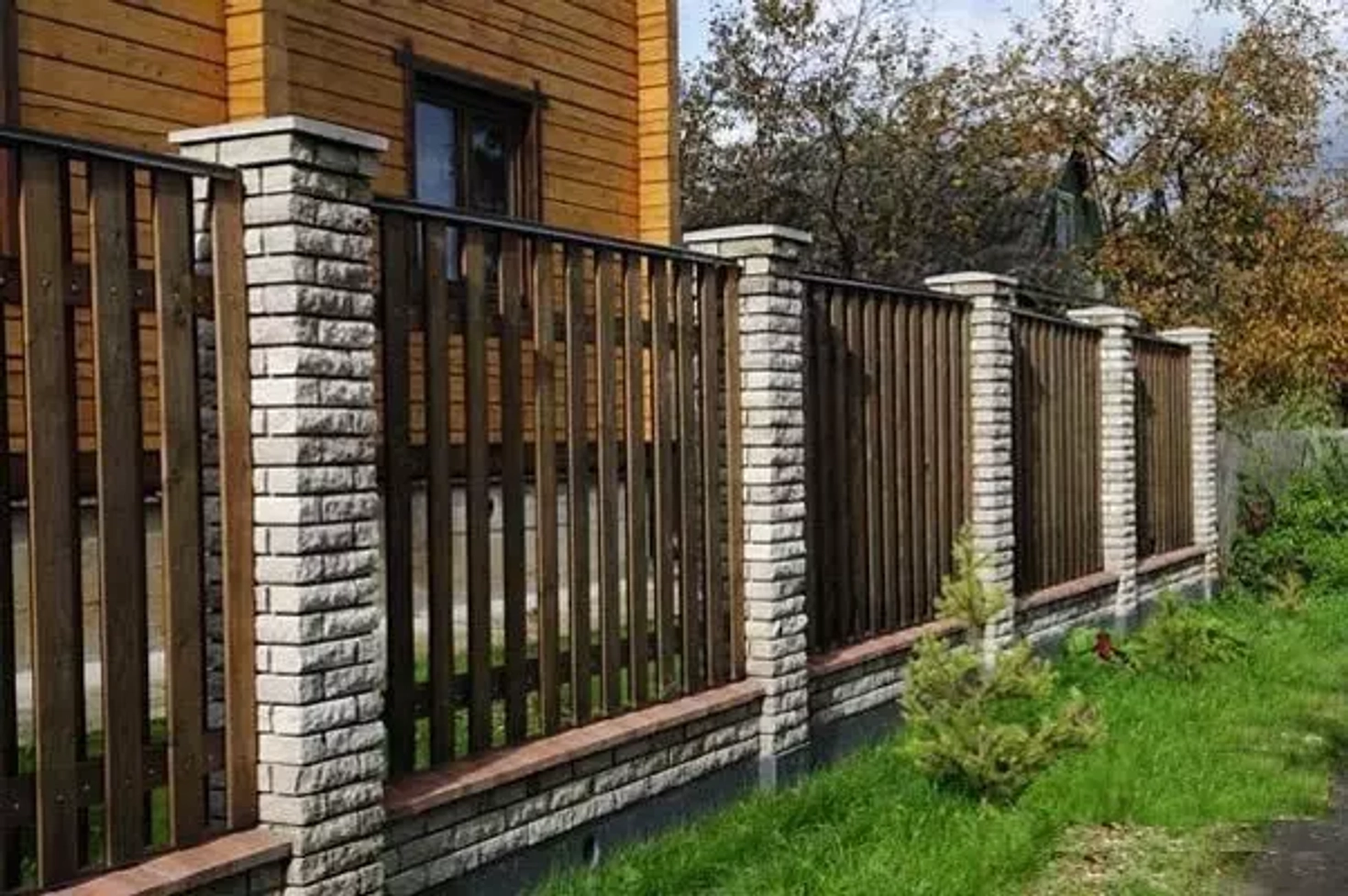 Нормы и правила установки заборов и ограждений.