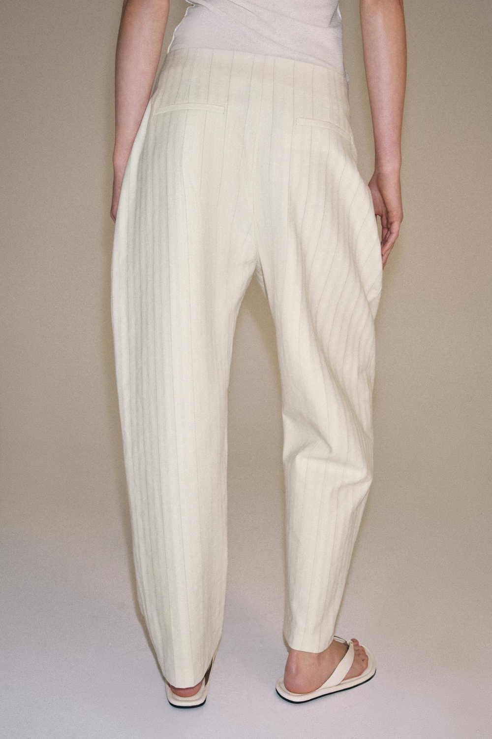 ZARA БРЮКИ BARREL В ПОЛОСКУ — ZW COLLECTION, ЭКРЮ