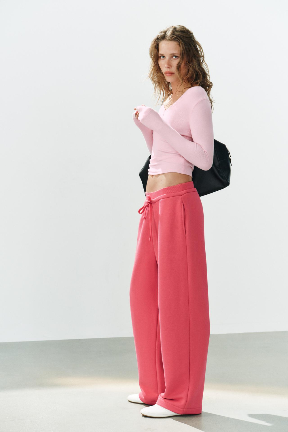 ZARA БРЮКИ ИЗ МЯГКОЙ ТКАНИ НА ШНУРКЕ, ТЕМНО-РОЗОВЫЙ
