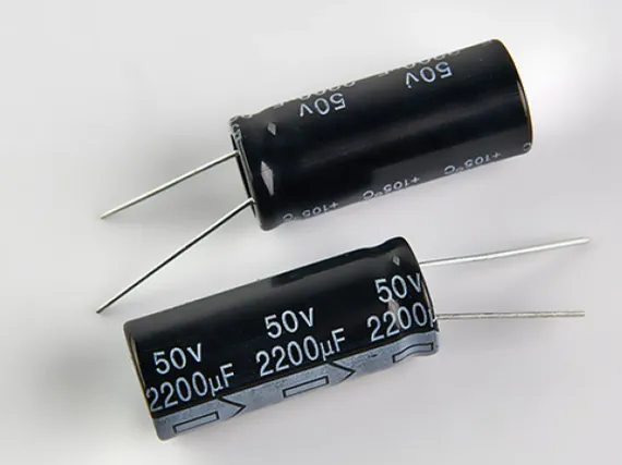 Конденсатор электролитический 100мкФ 16в 105°С CD110 / 5x11 / YG