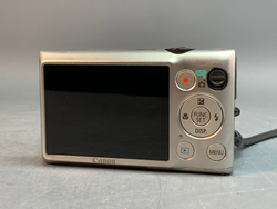 Canon IXUS 220 HS
