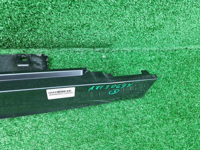 Накладка порога правая BMW 1er F40 (19-нв) M-paket